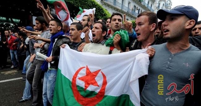 مجموعة سياسية جزائرية جديدة تدعو الجيش لعدم التدخل