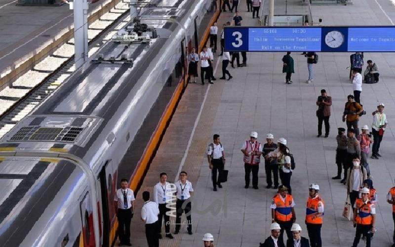 إندونيسيا:إقليم أتشيه يطبق "الشريعة" ويفصل الرجال عن النساء في المركبات والأماكن العامة