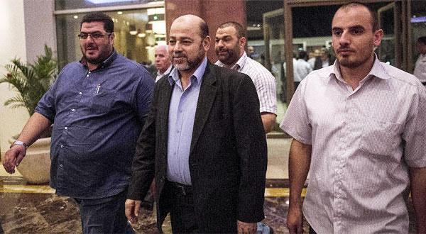 أبو مرزوق والرشق يلتحقان بوفد حماس في القاهرة