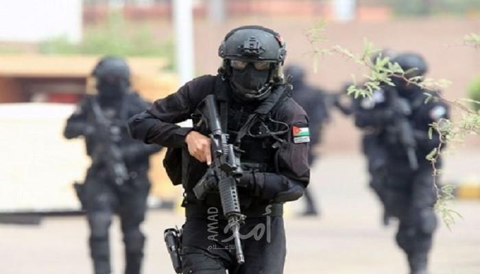 ضبط محروقات مهربة وشاحنة محملة بأشجار الزيتون الرومي بالخليل
