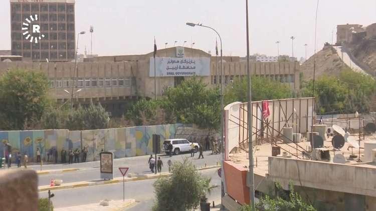 بالصور.. هجوم مسلح يستهدف مبنى محافظة أربيل