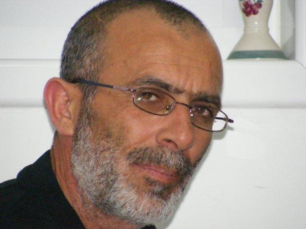 الممثل الفلسطيني كامل الباشا يفوز بجائزة أفضل ممثل في مهرجان فينيسيا