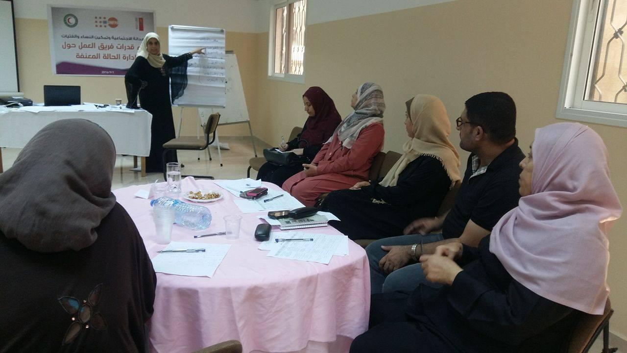 "ادارة الحالة" دورة تدريبية جديدة ينفذها صحة المرأة جباليا