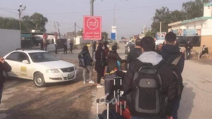 مناشدة للحكومتين الأردنية والفلسطينية بإنهاء معاناة عالقين على "جسر الملك حسين" للعودة الى الضفة الغربية