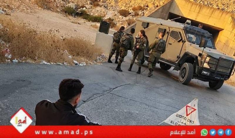 جيش الاحتلال ينصب حاجزاً عسكرياً غرب رام الله