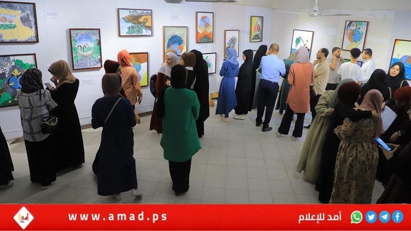 معرض نافذة رقم (7) في غزة.. لوحات فنية تحاكي قضايا التغيير المناخي