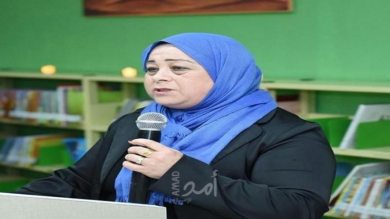 في انتظار العناق