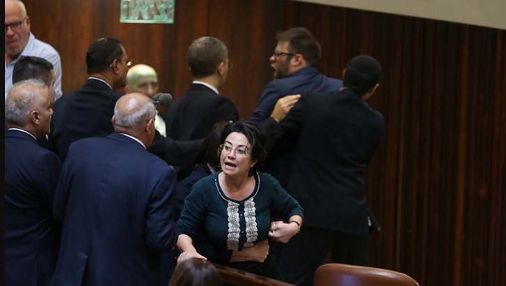 حزان يشتكي زعبي بعد تصريحاتها بشأن القدس وغزة