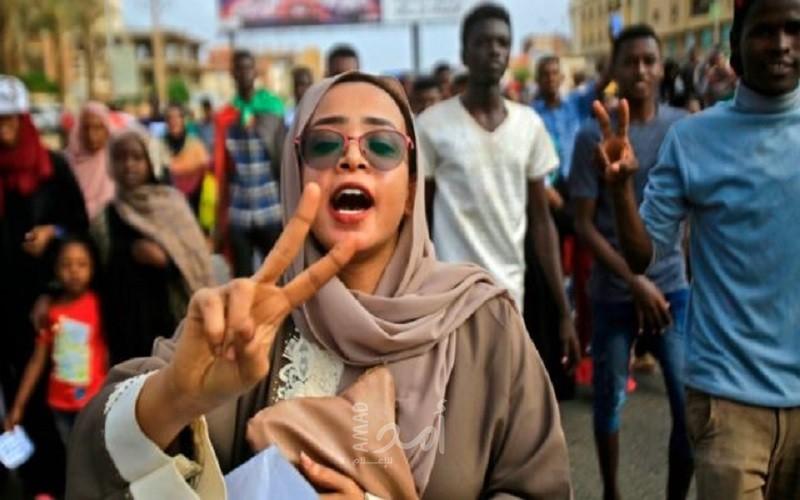 قتيلان في مظاهرات الخرطوم رفضًا لقرارات المؤسسة العسكرية