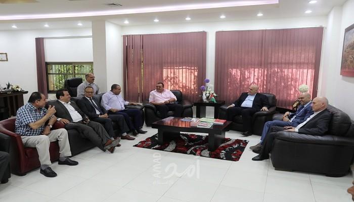 أبو جيش: محافظة طولكرم تحظى باهتمام الحكومة باعتبارها منطقة زراعية وفيها إمكانات للصناعة