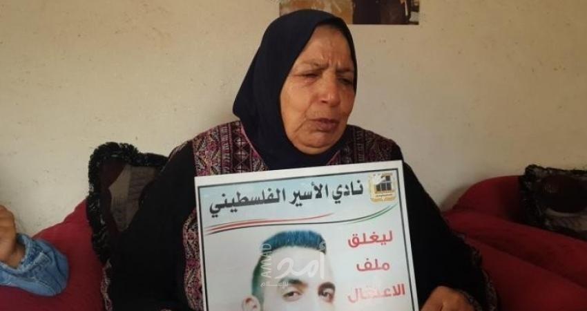 والدة الأسير كايد الفسفوس: أريد ابني حيًا وليس شهيدًا