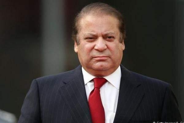 نواز شريف يطلب إعادة النظر في قرار إقالته