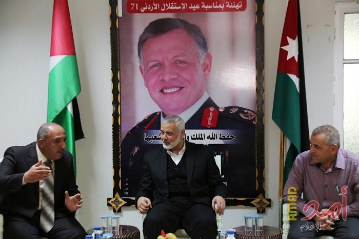 بالصور.. هنية يزور المستشفى الأردني بغزة