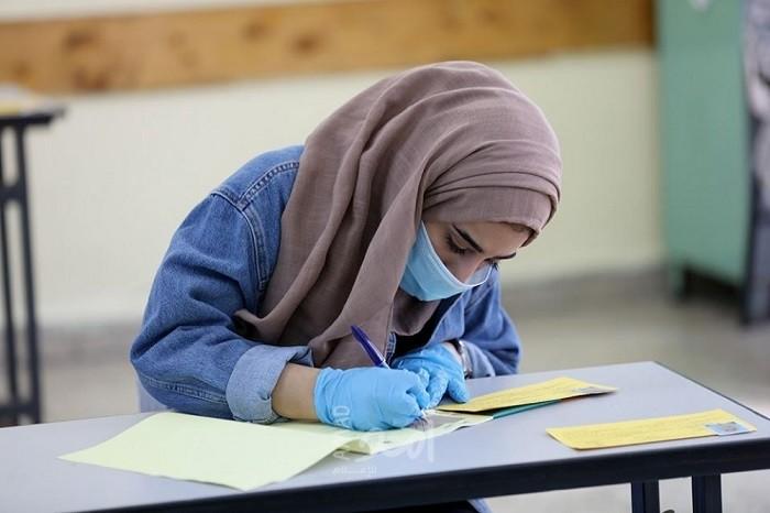 مع اقتراب نتائج التوجيهي..ما مصير الطلبة الحاصلين على معدلات أقل من 65%؟