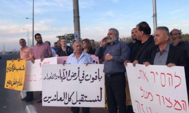 عشرات المواطنين يتظاهرون في الطيبة احتجاجاً على جرائم قوات الاحتلال في غزة