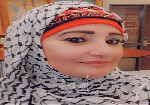 تساقط الورود شوقاً