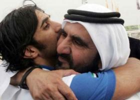 الشيخ محمد أل مكتوم يرثي نجله راشد بقصيدة مؤثرة جداً
