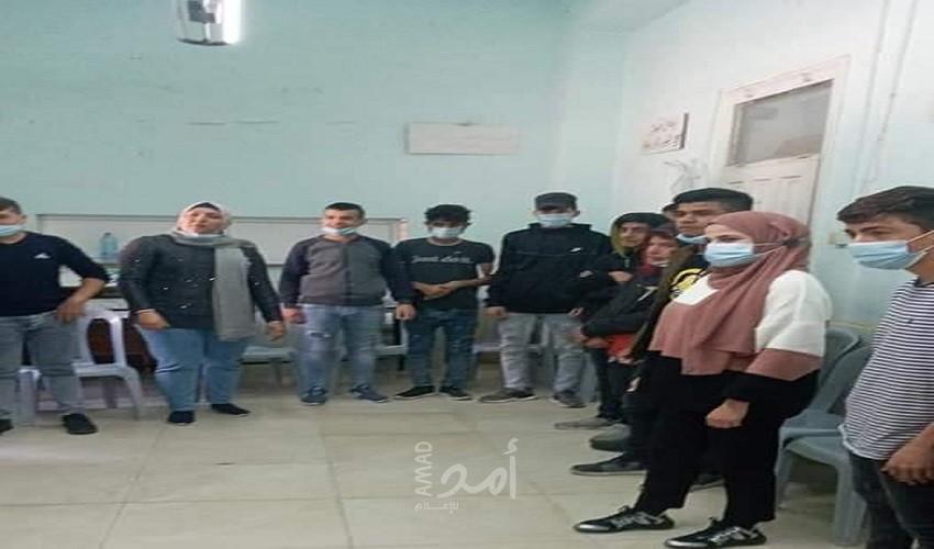 تنمية الخليل تقدم مساعدات لمركز محور ومركز رونالدو ينظم ورشة عمل حول المخدرات