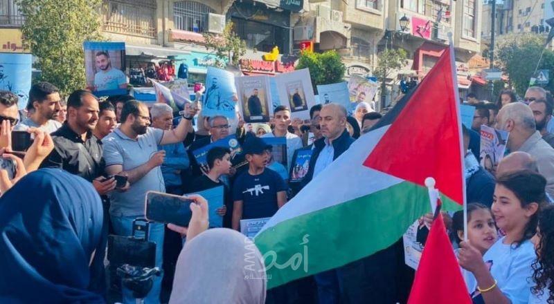 وقفة إسناد للأسرى المرضى والمضربين عن الطعام في طولكرم