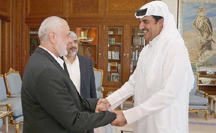 مشعل وهنية يناقشان الوضع الفلسطيني مع أمير قطر