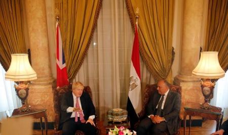 مصر تعبر عن انزعاجها من استمرار تعليق بريطانيا للرحلات الجوية