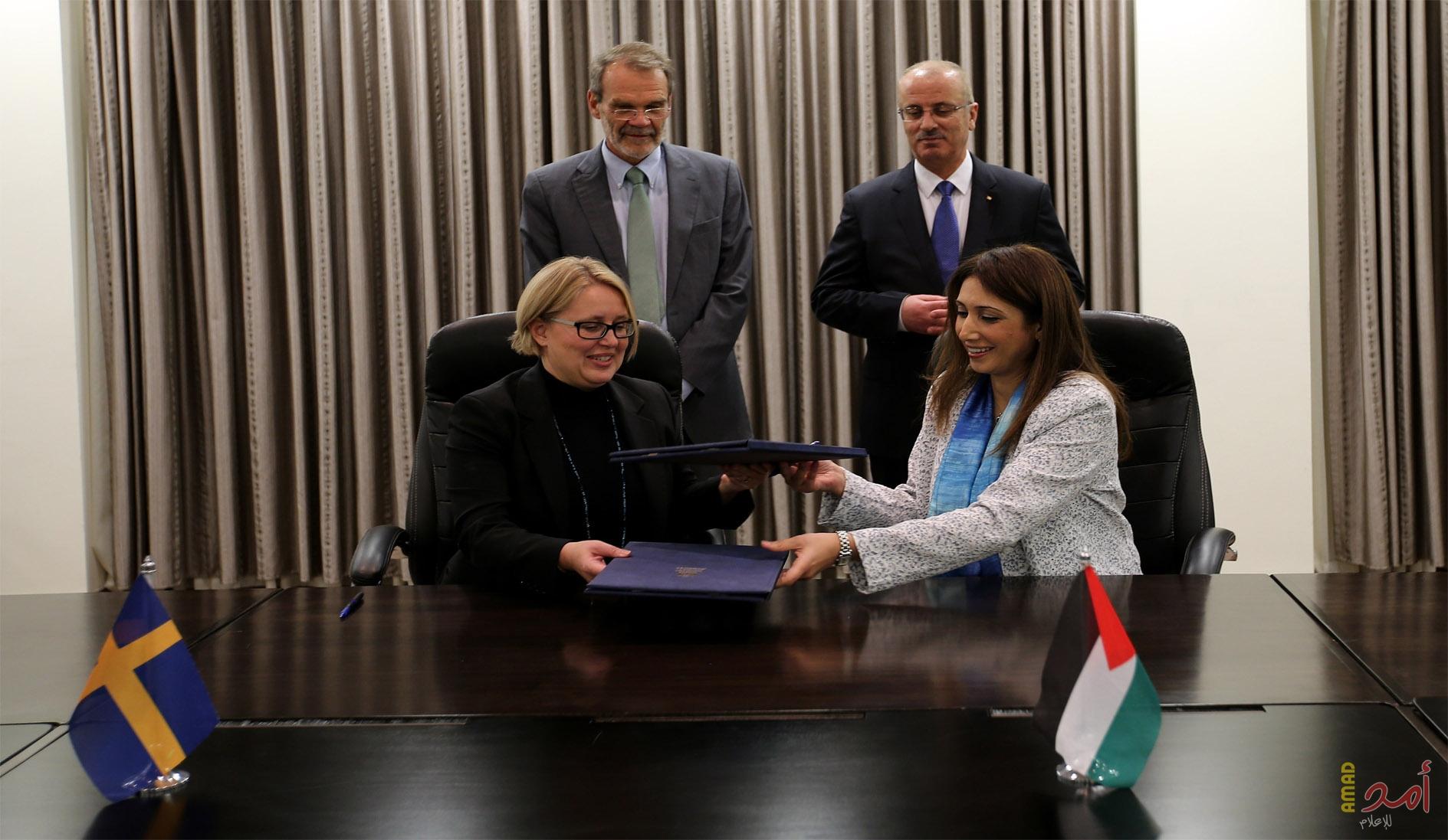 بالصور .. توقيع اتفاقية بين حكومتي فلسطين والسويد لدعم التعداد العام للسكان والمساكن والمنشآت 2017