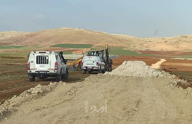 جيش الاحتلال يغلق مدخل بلدة عراق بورين بالسواتر الترابية