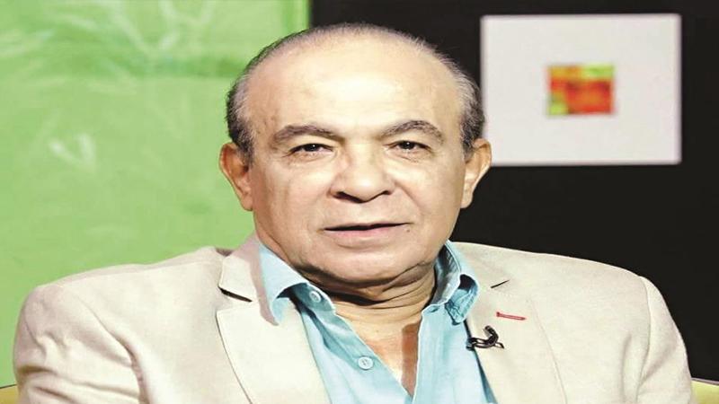 تدهور الحالة الصحية للفنان المصري الكبير هادى الجيار بعد إصابته بــ "كورونا"