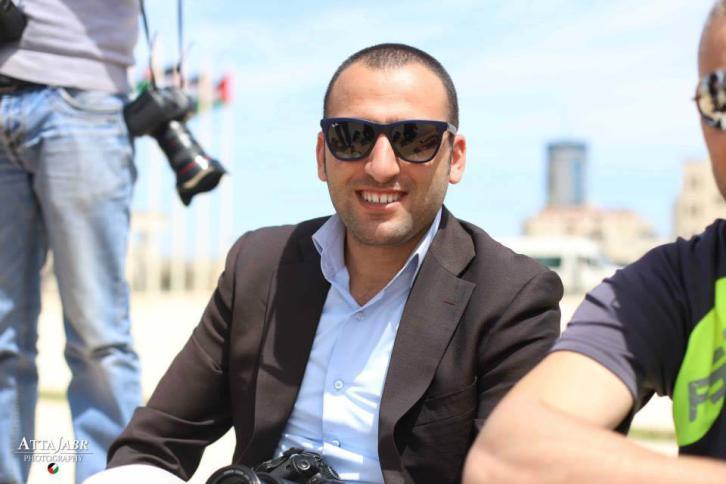 الإجهزة الأمنية تفرج عن  الصحفي محمد خبيصة