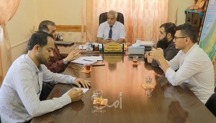 مديرية تعليم خانيونس تجتمع بلجنة تنفيذ دورات الفصول الافتراضية
