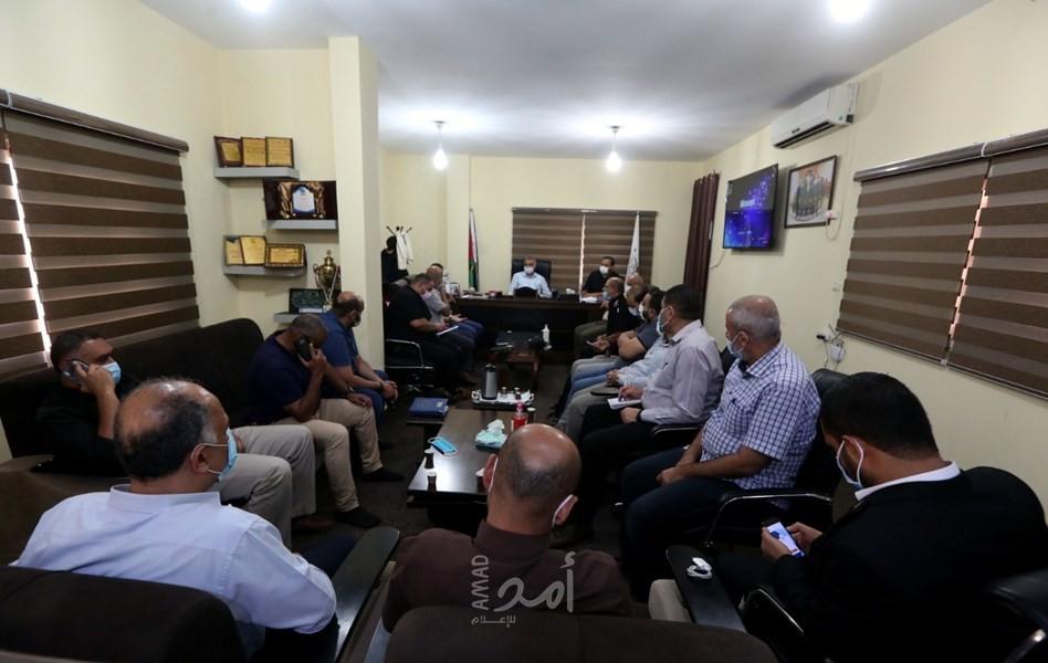 عوض واللواء أبو نعيم يجتمعان بخلية الأزمة في داخلية حماس لبحث مستجدات مواجهة كورونا