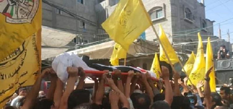 بالصور.. جماهير مخيم الشاطئ تودع شهيد "زكيم" محمد أبو عبادة