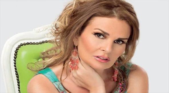 يسرا تحتفل بعيد مولدها الـ66