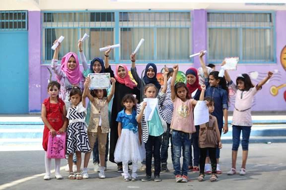 غزة: طلاب الأونروا يحصدون ثمار العام الدراسي