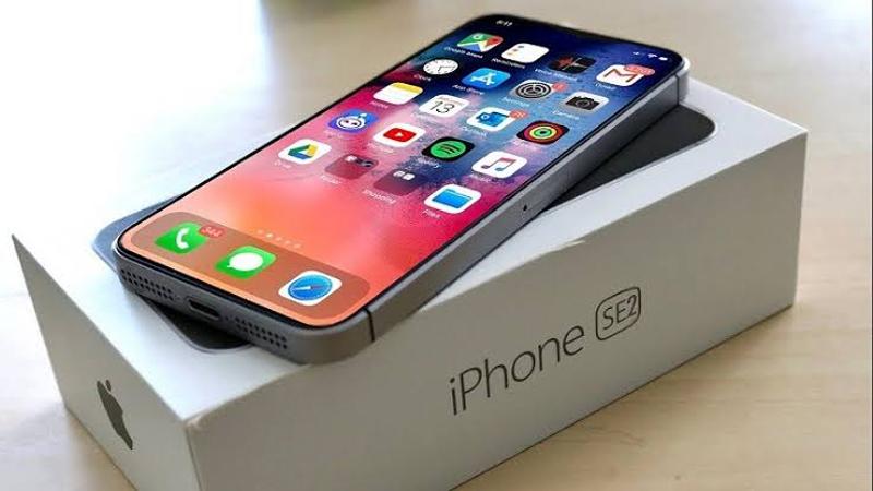 آبل تطرح iPhone 14 Plus بعمر بطارية أفضل وسعر أقل