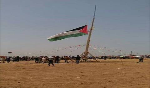 رفع اكبر علم فلسطيني على اطول سارية علم في مخيم العودة شرق رفح