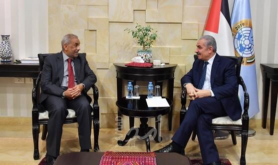 أشتية يستقبل ممثل جنوب أفريقيا لمناسبة إنتهاء مهامه الرسمية