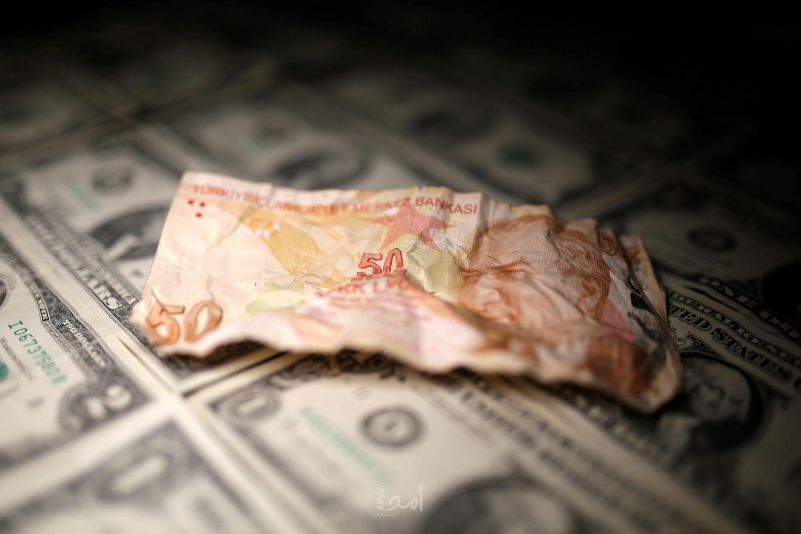الليرة التركية تنزل لقاع جديد