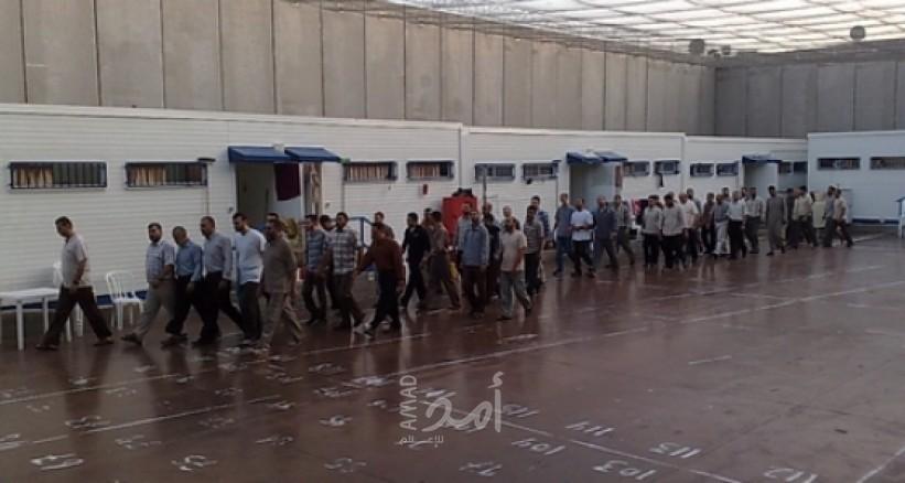 إدارة سجن "ريمون" تنقل 25 أسيرا إلى سجن "جلبوع"
