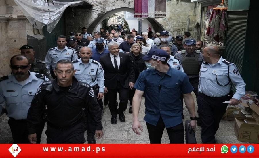 وزير الخارجية الإسرائيلي لابيد يقتحم منطقة باب العامود بالقدس - فيديو وصور