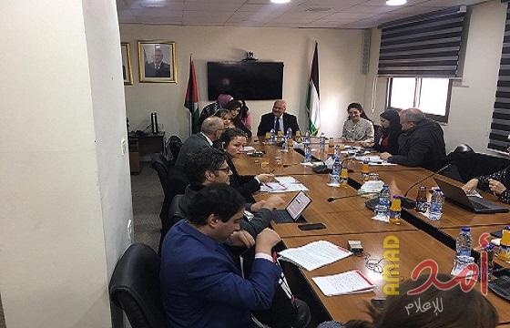 عريقات يلتقى بعشرة أعضاء من البرلمان الألماني ويطلعهم على الانتهاكات الاسرائيلية
