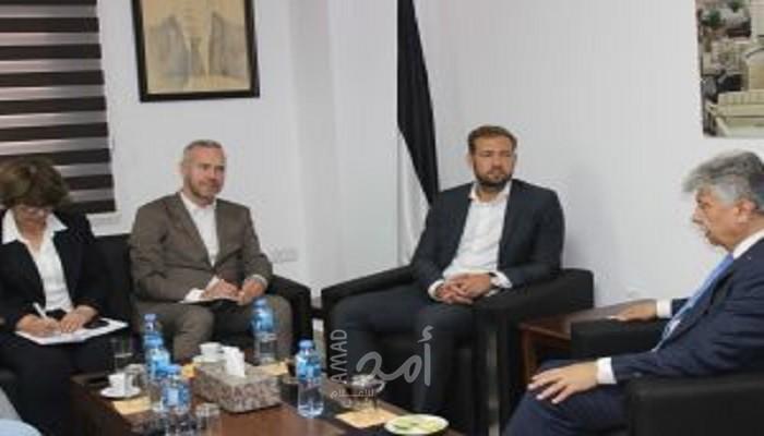 مجدلاني يستقبل مفوض العلاقات الدولية في الاشتراكي السويدي