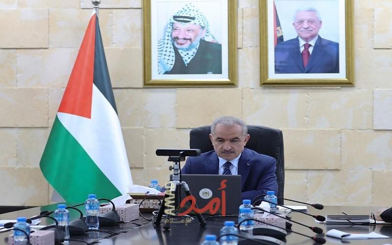 اشتية يهنئ القائد المحرر "ماهر يونس" بحريته
