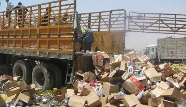 إتلاف مشروبات غازية منتهية الصلاحية في غزة