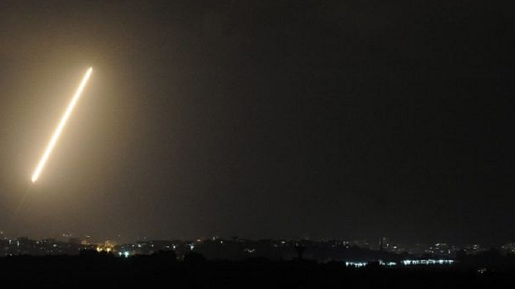 بالفيديو.. اطلاق صاروخ من قطاع غزة تجاه عسقلان
