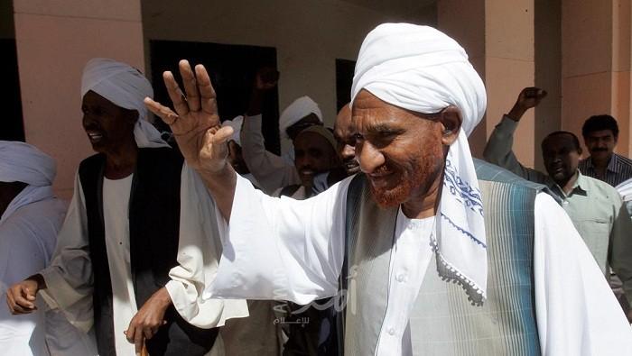 الصادق المهدي: السودان قد يواجه انقلابا مضادا