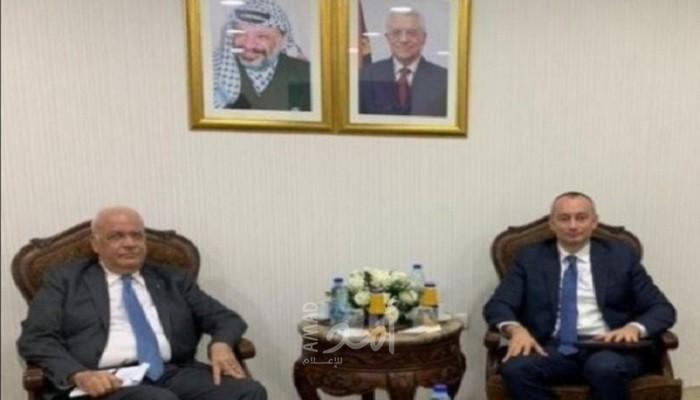 عريقات وملادينوف يؤكدان على المواقف الثابتة المتمثلة بـإنهاء إسرائيل