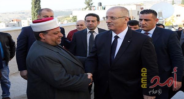بالصور: الحمد الله يفتتح مسجد الخلفاء الراشدين ويضع حجر الأساس لمسجد فاطمة بــ طولكرم