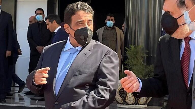 في أول زيارة خارجية.. رئيس المجلس الرئاسي الليبي يصل فرنسا