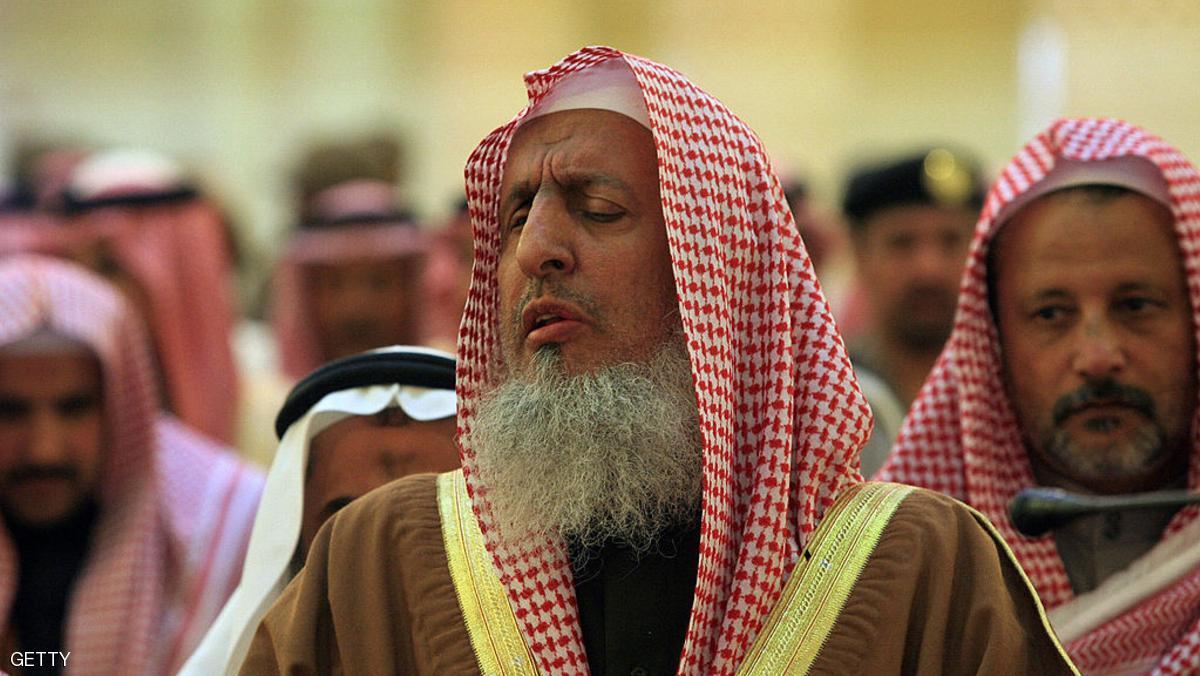 مفتي السعودية يعتذر عن خطبة عرفة لهذا العام